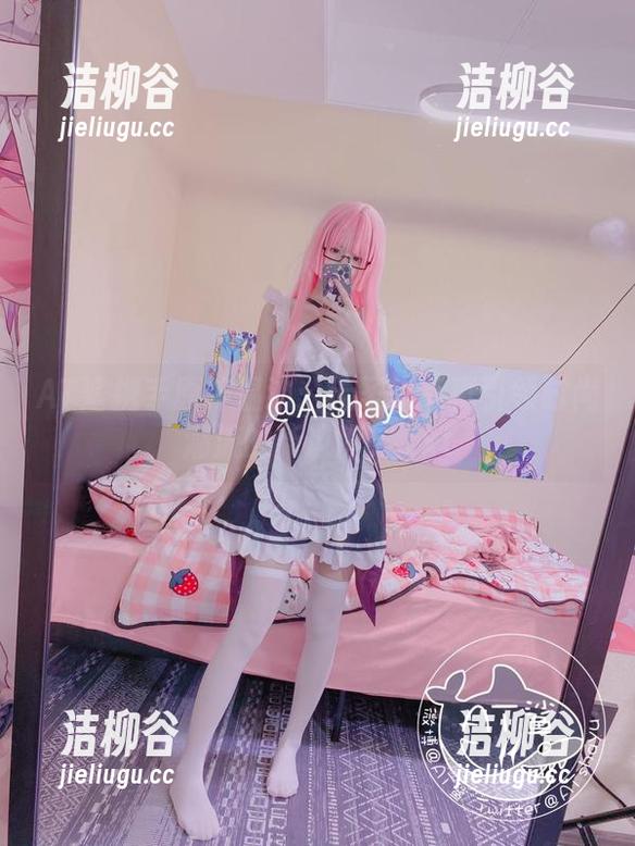 AT鲨携手原神温迪：无圣光写真引领时尚潮流的新风尚！.txt