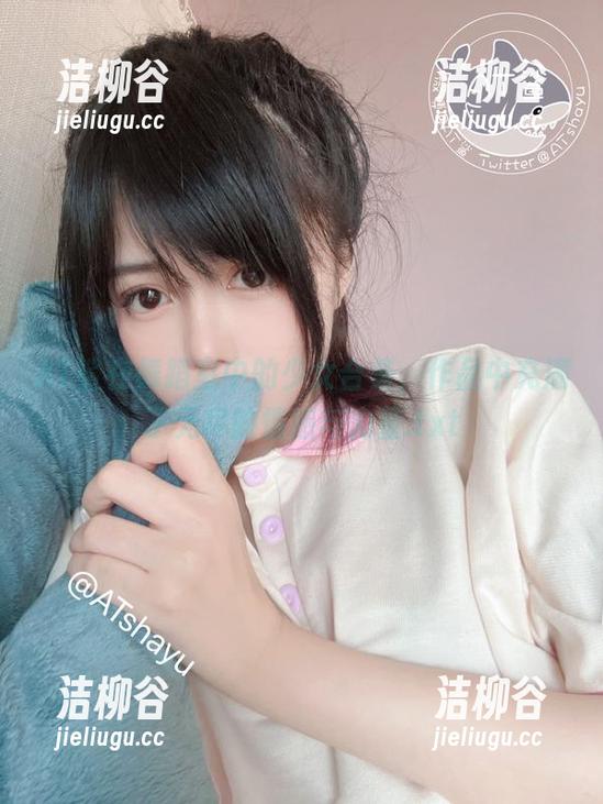 AT鲨在舞蹈室中的少女合集，作品中充满了无尽的情感与力量.txt
