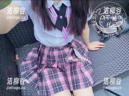 魅力无限的AT鲨婚纱：不可错过的图片与资源.txt