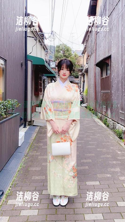 Arty亚缇居家写真原图回顾，分享她在生活中的点滴，感受家的温暖与惬意！.txt