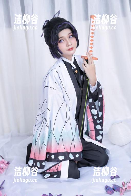 Azami Azami黑皮比基尼写真原图的背后,揭开她个性与风韵的神秘面纱.txt