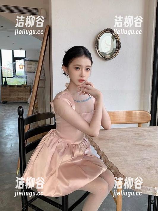 微密圈 - Unlockthemagic：任性公主Callmecandy的高清套图新风潮！.txt
