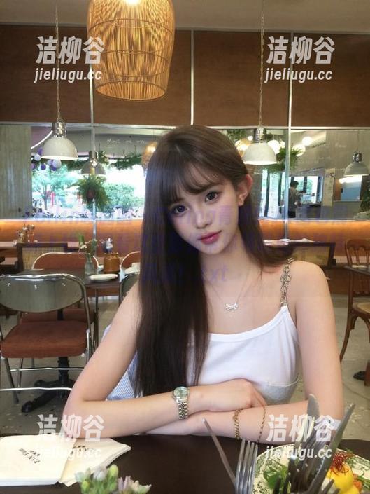 Feilin嗲囡囡 - Celina青妍的JK图包震撼上线，观看这些影像带你领略她的独特风采！.txt