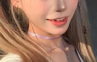 Feilin嗲囡囡 - 感受SiByl李思宁最新万圣节写真集的诡异与梦幻之旅.txt