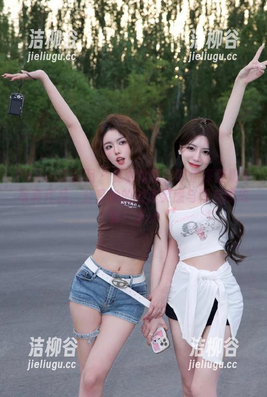 Feilin嗲囡囡 - 夏小秋秋秋带你探索奶牛写真作品，分享她的创作灵感与背后的故事！.txt