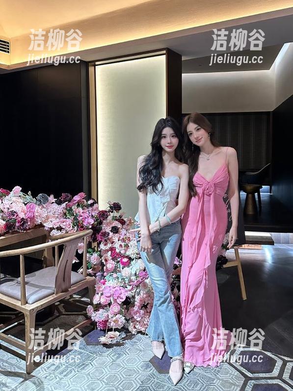 Feilin嗲囡囡 - 欣欣Rubybaby的花嫁图集：分享精美婚纱的瞬间与情感.txt