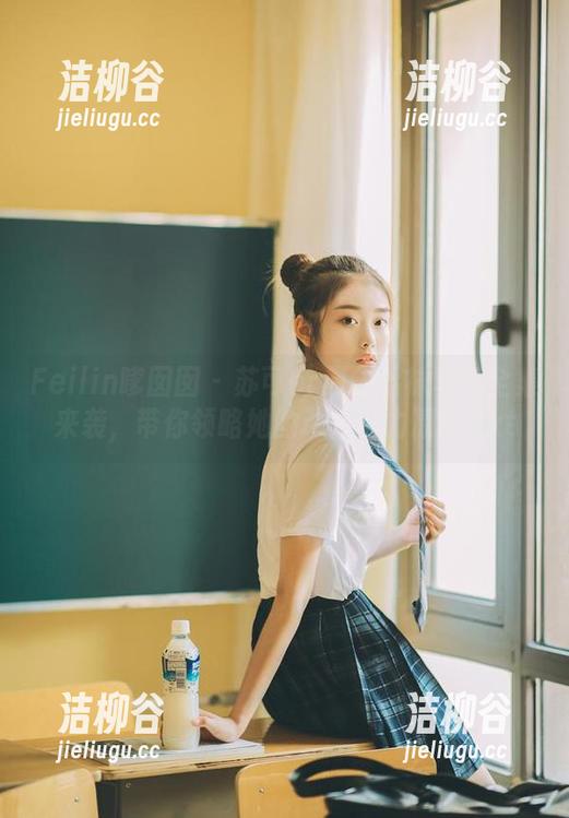 Feilin嗲囡囡 - 苏可er原创丝袜写真全集来袭，带你领略她的动人魅力原图.txt