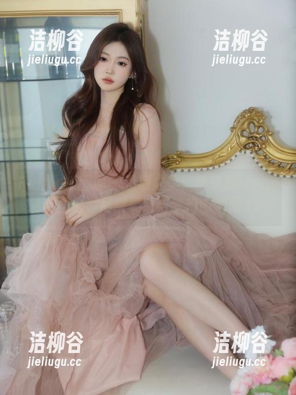 Feilin嗲囡囡 - 透明之美：萌琪琪Irene最新图包，尽展灵动与梦幻的瞬间.txt
