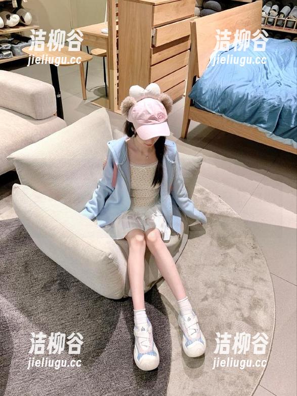GIRLT果团网-Miss琪 GIRLT果团网 - 体验Miss琪的女仆世界:全新作品更新,带你穿越萌系与优雅的完美结合!.txt