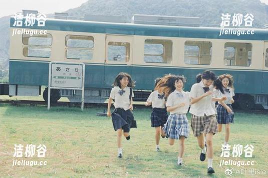 GIRLT果团网 - 张琳熙的金发碧眼混血风格作品原图免费领取，摄影艺术爱好者的完美选择.txt