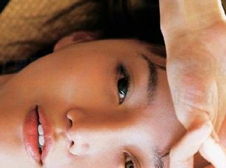 GIRLT果团网 - 打破传统，莫雅琪的天台私拍作品告诉你什么是真正的自由！.txt