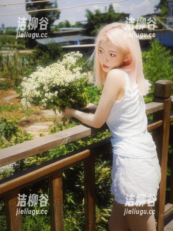 GIRLT果团网-裴希西 GIRLT果团网 - 走进裴希西的世界:超高清日常图集绽放生活之美.txt