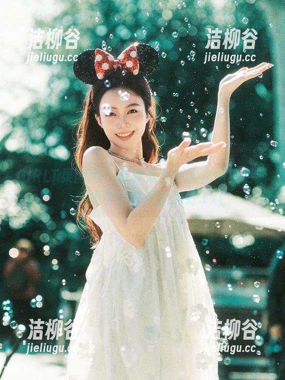 GIRLT果团网-陈雅漫 GIRLT果团网 - 陈雅漫全新教室图集更新,捕捉学生时代的美好.txt