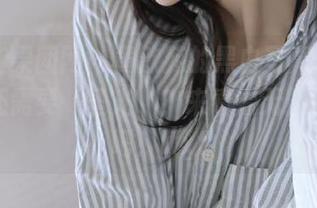 GIRLT果团网 - 黄歆苑的黑白写真，哪个瞬间还需要‘圣光’？来看看无修的真实吧！.txt