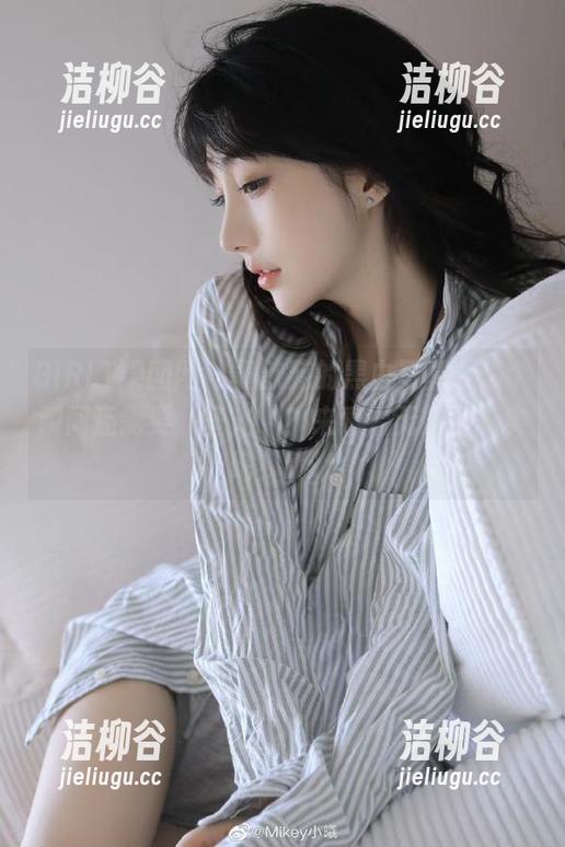 GIRLT果团网-黄歆苑 GIRLT果团网 - 黄歆苑的黑白写真,哪个瞬间还需要‘圣光’?来看看无修的真实吧!.txt