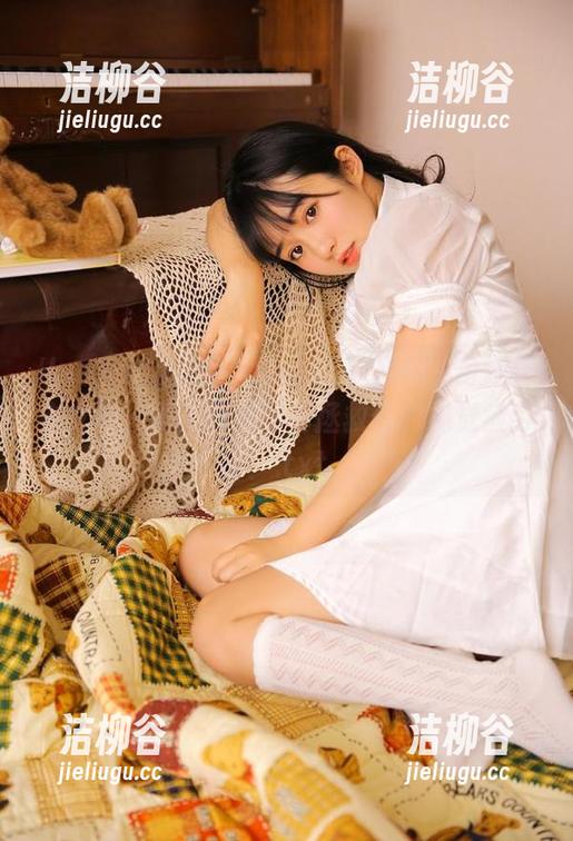 HuaYang花漾 - Cris_卓娅祺化身连体衣女神，携美图和写真拯救你的视觉疲劳！.txt