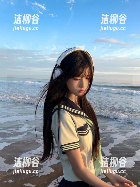 HuaYang花漾 - 尤妮丝特别呈现：教室作品集更新，体验青春与梦想的交汇！.txt
