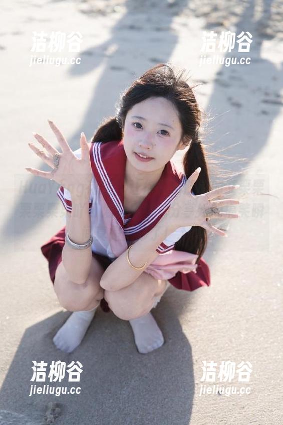 HuaYang花漾 - 让你笑出腹肌的艾栗栗栗栗栗栗吖可爱写真集，分享她的搞笑瞬间真是太妙了！.txt