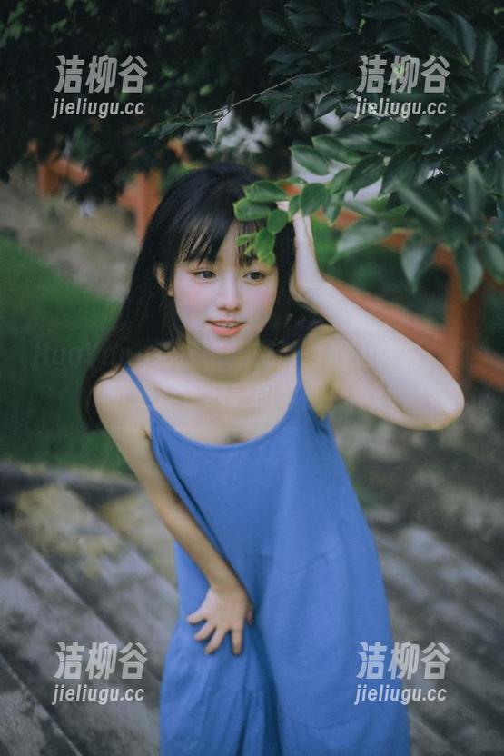 HuaYang花漾 - 当艾静香遇上纯白，简直是炸裂的美图套图！.txt