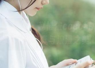 HuaYang花漾 - 赵惟依coco甜心：无圣光图包中的纯真与浪漫之美.txt