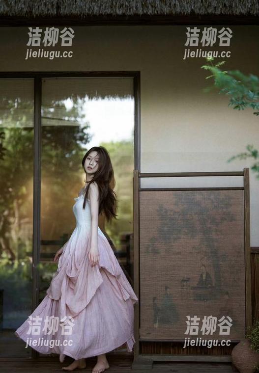 IMiss爱蜜社-妤薇Vivian IMiss爱蜜社 - 妤薇Vivian倾情演绎肉丝写真,照片中的每一帧都诉说着独特的故事.txt