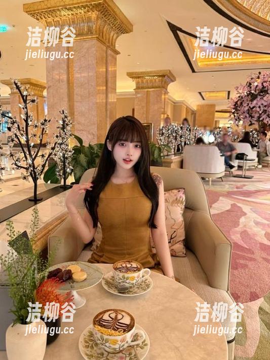 IMiss爱蜜社 - 夏日必备！娜大少爷短裤写真合集独家更新，点燃你的时尚灵感.txt