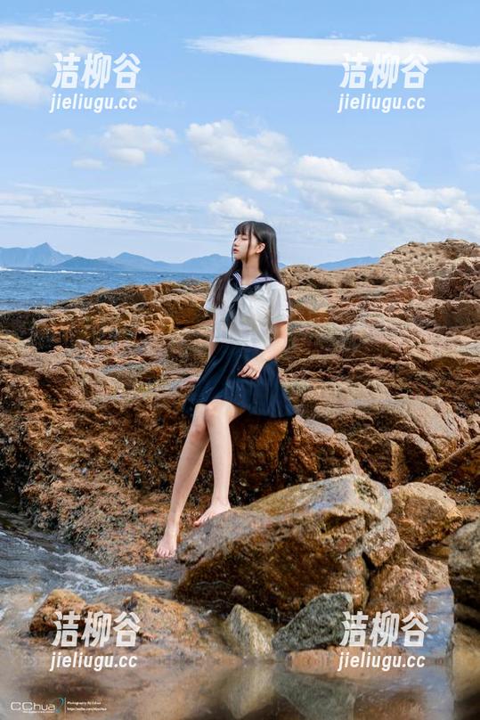 IMiss爱蜜社 - 解密莉娜lena的无圣光套装作品，领略她与众不同的艺术视角.txt