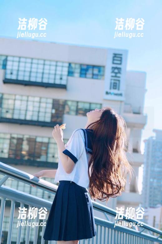 IMiss爱蜜社 - 萌奈子黑白写真合集：极简艺术风，展现她的别样风采与优雅.txt