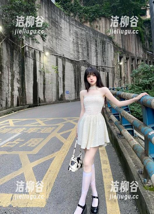 微密圈 - 白色入梦：Jessie婕西私房写真合集带你领略梦幻般的视觉盛宴.txt