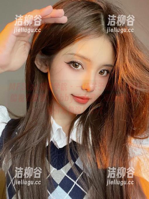 MFStar模范学院 - 一场关于青春与校园的视觉盛宴：Abby王乔恩全新原图与套图引发热议！.txt