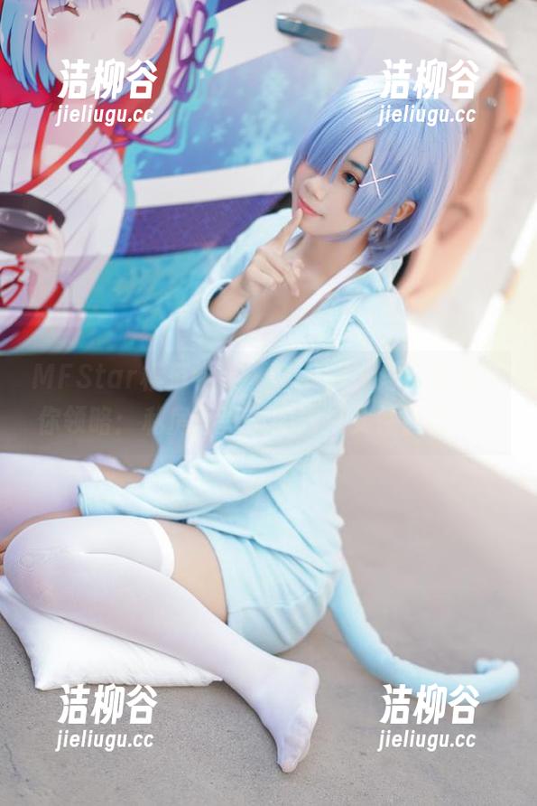 MFStar模范学院 - SiByl李思宁学妹带你领略：私房写真里的独特女性魅力.txt