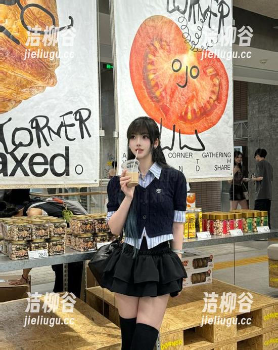 MFStar模范学院 - 柳侑绮Sevenbaby私拍合集：当奶牛遇上时尚，必须一试才行！.txt