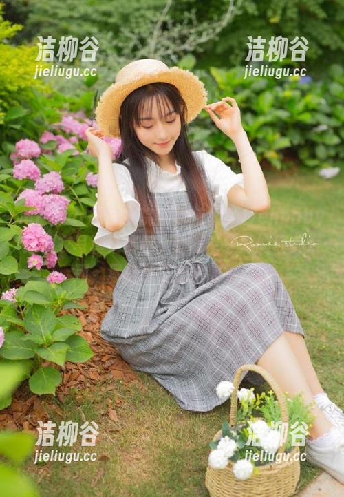 MFStar模范学院 - 柳侑绮Sevenbaby连体衣写真集赏析，轻松下载她的经典系列，尽情享受视觉盛宴.txt