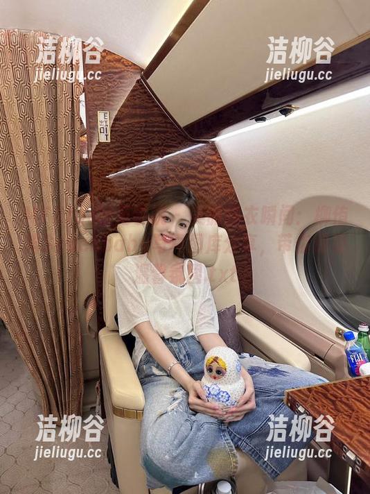 MFStar模范学院 - 美丽睡衣瞬间：柳侑绮Sevenbaby写真图库分享，带你感受温馨氛围.txt