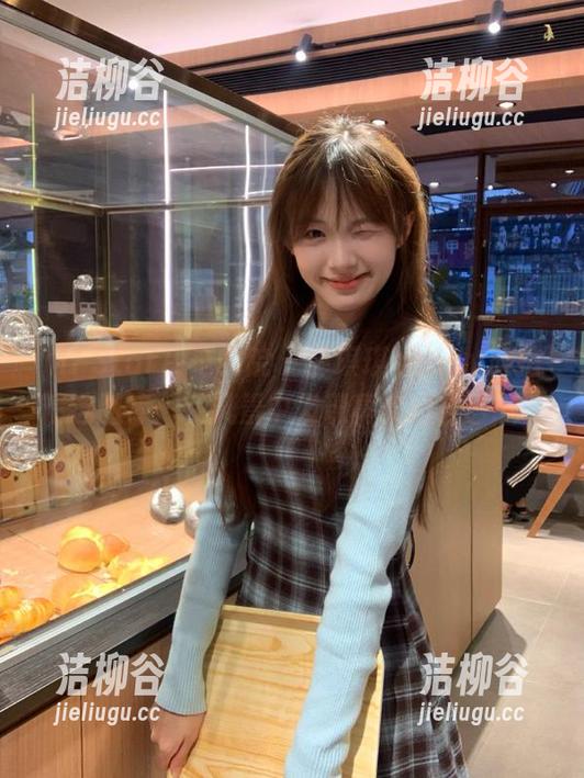 MFStar模范学院 - 薛琪琪sandy旅拍精选图库：在风景中发现真实的自己.txt