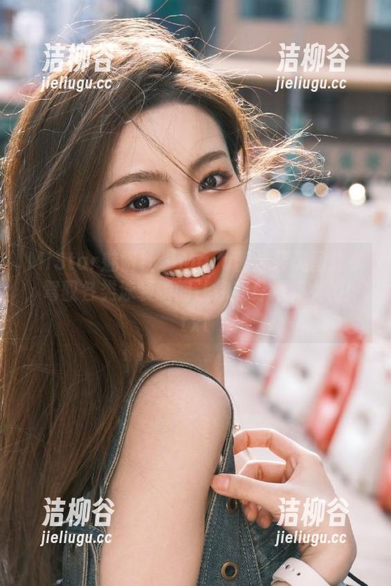 MiStar魅妍社 - Mara酱泳装美图分享，驾驭各类泳装瞬间让你变身海滩女神！.txt