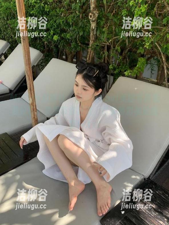 MiStar魅妍社 - 绝美丽Yovi美腿写真免费分享，美图带你狂欢，尽享精彩视觉盛宴！.txt