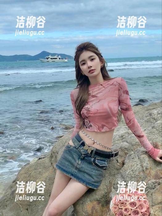 MiStar魅妍社 - 高清图包：周小然自拍的真实瞬间，捕捉生活中的每一刻之美.txt