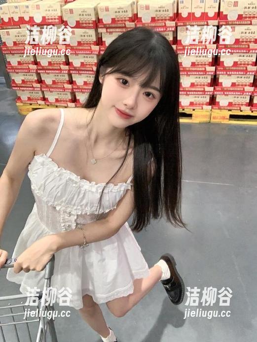 MiStar魅妍社 - 快来观看黄歆苑的奶牛图包，发现那些令人惊叹的写真瞬间！.txt