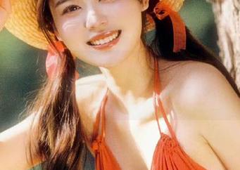MiiTao蜜桃社 - 咕噜Sweet的毛衣高清写真，探秘她别样的冬日魅力.txt