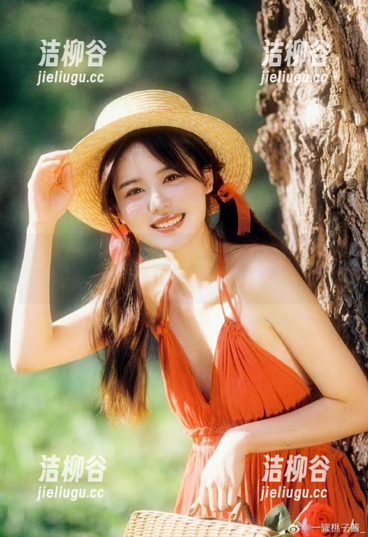 MiiTao蜜桃社 - 咕噜Sweet的毛衣高清写真，探秘她别样的冬日魅力.txt