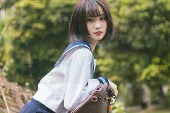 跟着Mimmi(밈미)的高清写真集，看看套装如何让她变成仙女.txt