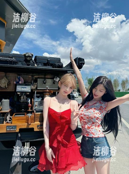 MyGirl美媛馆-徐微微mia MyGirl美媛馆 - 探索徐微微mia的办公室:高清原图记录下每一个动人的瞬间.txt