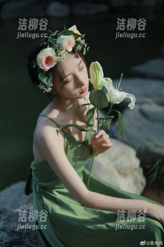 MyGirl美媛馆-李可可 MyGirl美媛馆 - 李可可呈现的无圣光作品:棉袜里的生活态度与风格.txt