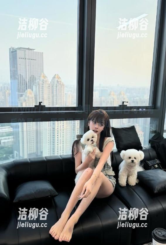MyGirl美媛馆-王馨瑶 MyGirl美媛馆 - 追寻王馨瑶黑白写真背后的灵感:原图揭示她独特的创作过程.txt