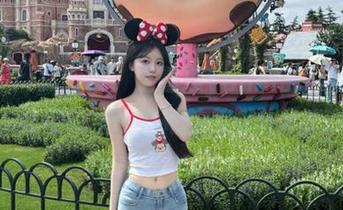 MyGirl美媛馆 - 王馨瑶yanni的私拍作品，让你的视线为她的美脚驻足.txt