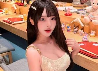 探索PingPing天台写真作品集：最新创作背后的故事与灵感.txt