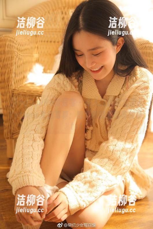 QingDouKe青豆客 - 深入探讨嘉宝贝儿Vetiver夏日写真：图集中的美丽与故事.txt