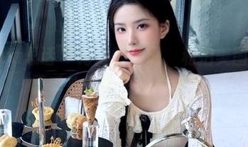 SiHua思话 - 海边的珊珊，私拍美图中的夏季心情与海浪共舞.txt
