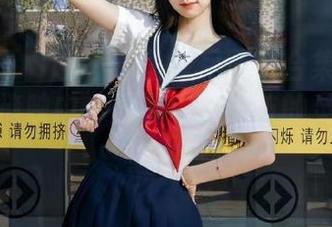 微密圈 - Sia不吃鱼裸足写真合集：在无圣光的掩映中，展现每个细节的灵动之美！.txt